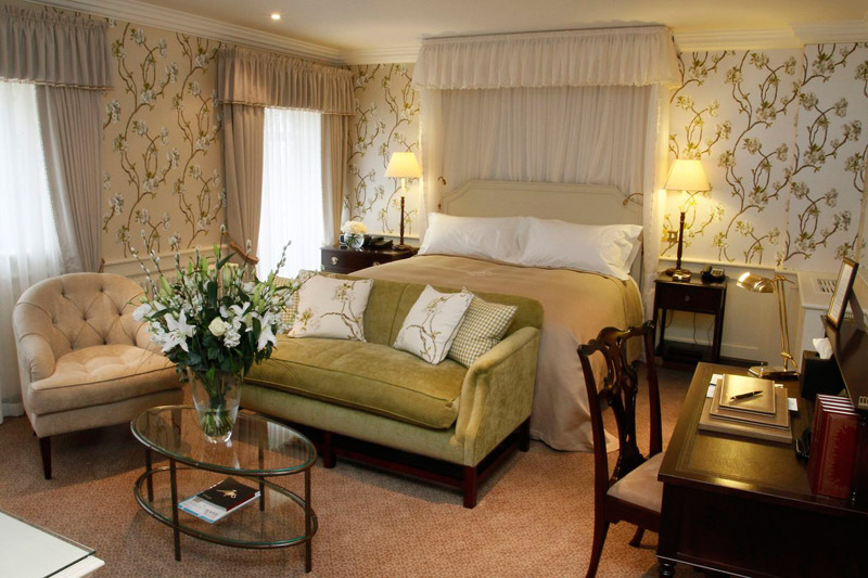 Спальня в английском стиле Английский стиль в интерьере спальни