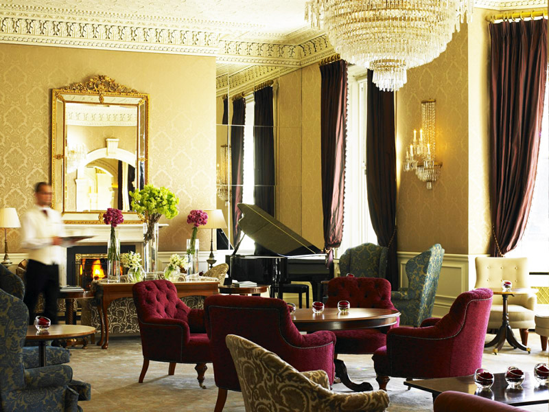 Гостиная особняка в стиле ренессанс Стиль Ренессанс в интерьере загородного дома