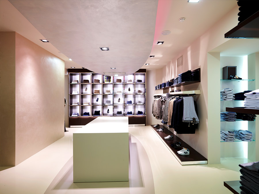 Дизайн интерьера магазина мужской одежды